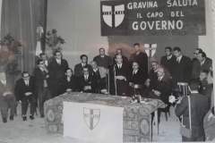 1968-Il-Presidente-del-Consiglio-on-Aldo-Moro-incontra-gli-amici-di-Gravina-in-Puglia-nella-campagna-elettorale
